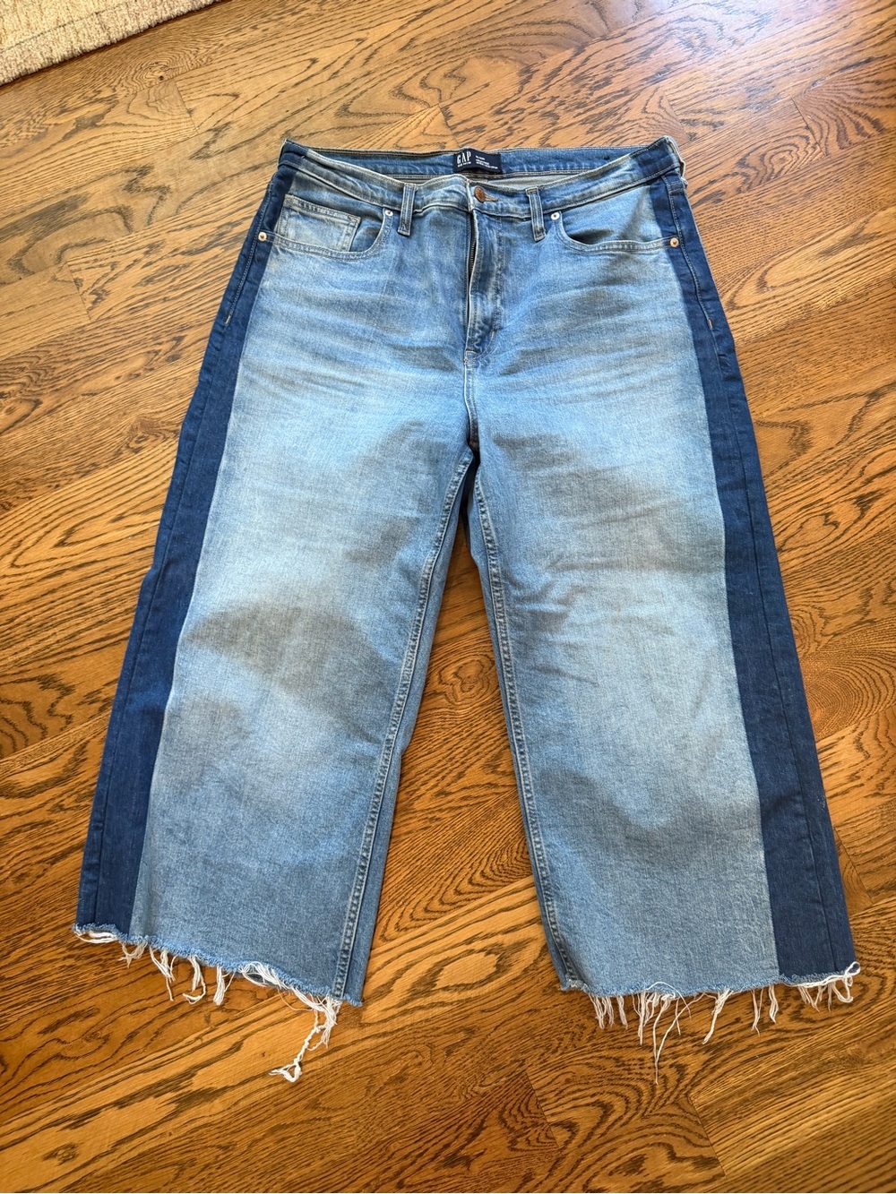 GAP Two-Tone Wide Leg Jeans in Light Blue and Dark Blue 33